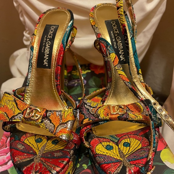 Dolce & Cabana sandals - Picture 3 of 7